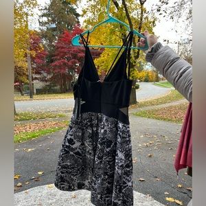 Women’s cocktail/party dress - size 6 NWT from Bloomingdale’s